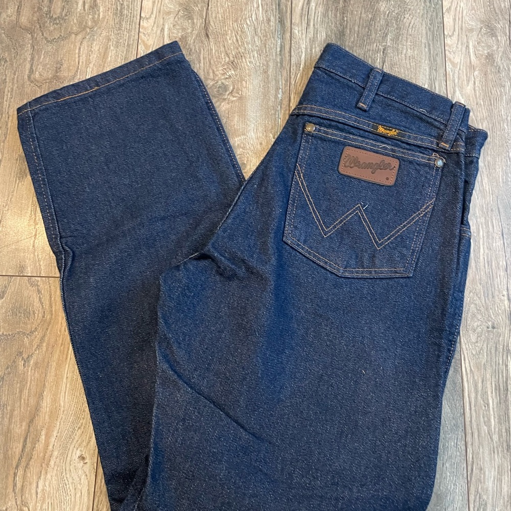 Wrangler Men’s Indigo Straight-Leg Jeans